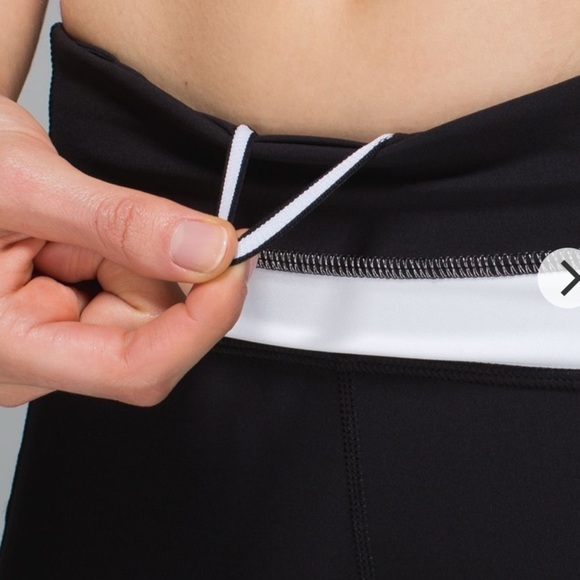 Lululemon Run Inspire Crop II Reflective legging Size 4 - Picture 9 of 16